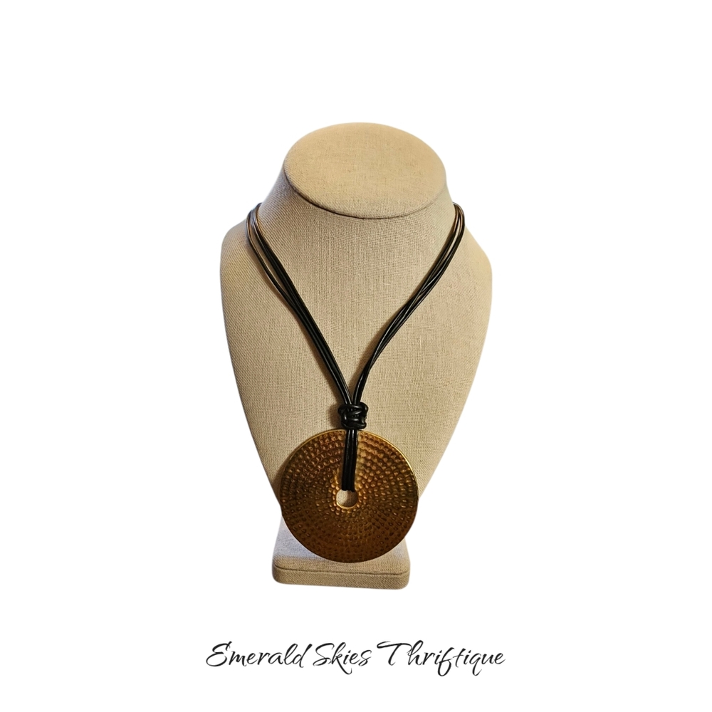 Dramatic Leather Necklace 3 Inch Hammered Pendant Joan Rivers.